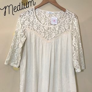 Medium cream blouse with lace detail